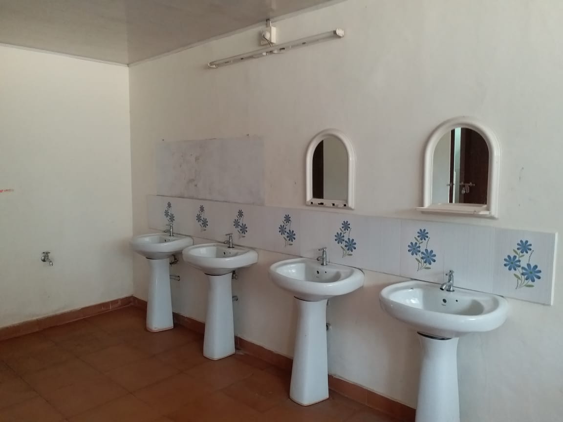  Munnar dormitory washroom